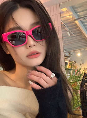 2026新款红色多巴胺墨镜女潮夏日彩色墨镜Y2K方形太阳眼镜高级感