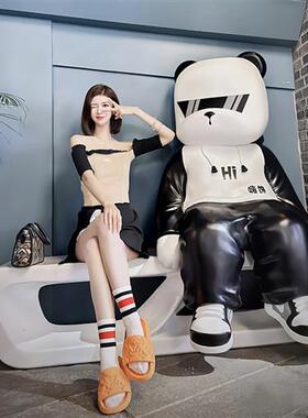 玻璃钢卡通雕塑定制大型户外迎宾IP吉祥物网红打卡方仔熊落地摆件