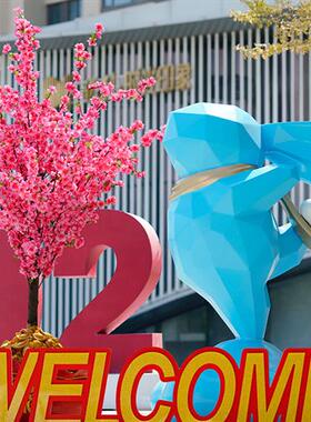 玻璃钢兔子雕塑商场美陈装饰网红几何卡通大摆件户外草坪景观小品