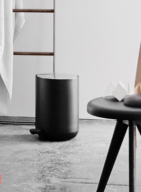 极简脚踏式家用垃圾桶