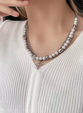 CRIVLA创意水滴形反光珍珠项链女ins潮2025新款百搭十字架锁骨链