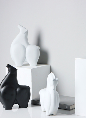 北欧极简儿童房陶瓷肥马装饰摆件