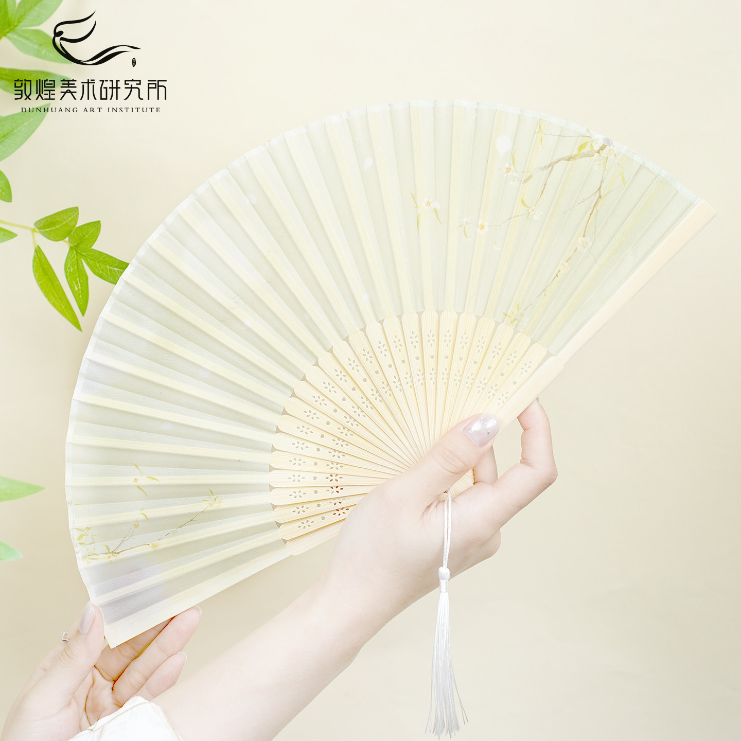 敦煌绢布折扇中国风花鸟扇子新中式折叠便携古风汉服旗袍跳舞扇