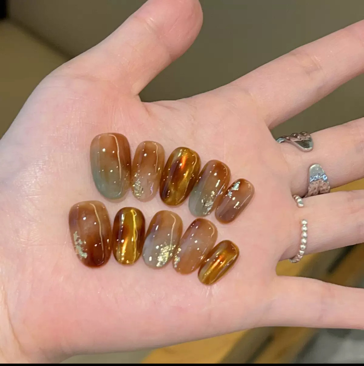 【瑶池仙境】复古琥珀晕染渐变纯手工穿戴甲短款秋冬光疗指甲贴片,淘宝优惠券,粉丝福利购,淘宝优惠卷