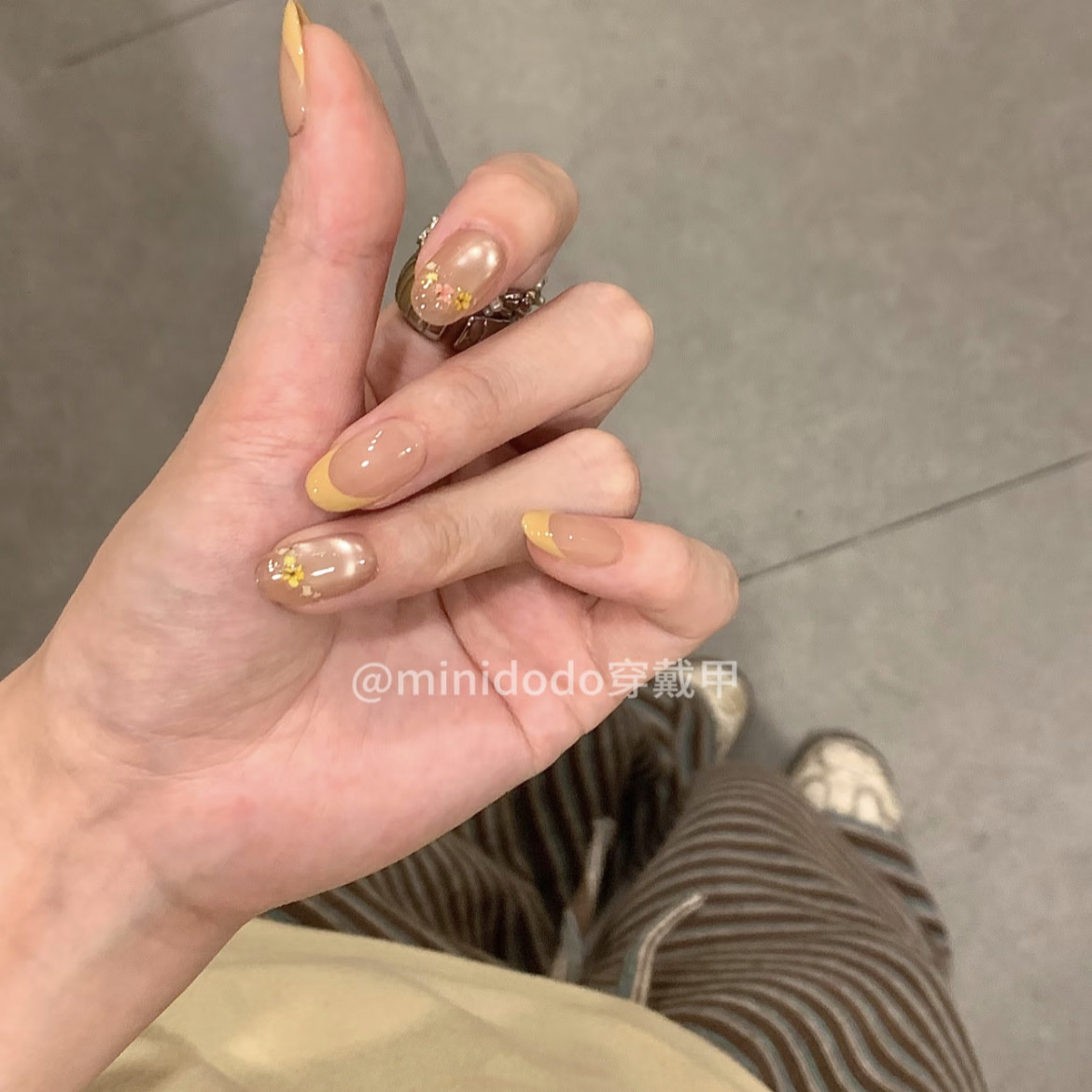 【故事里的小黄花】ins风姜黄法式干花猫眼百搭纯手工穿戴甲短款,淘宝优惠券,粉丝福利购,淘宝优惠卷