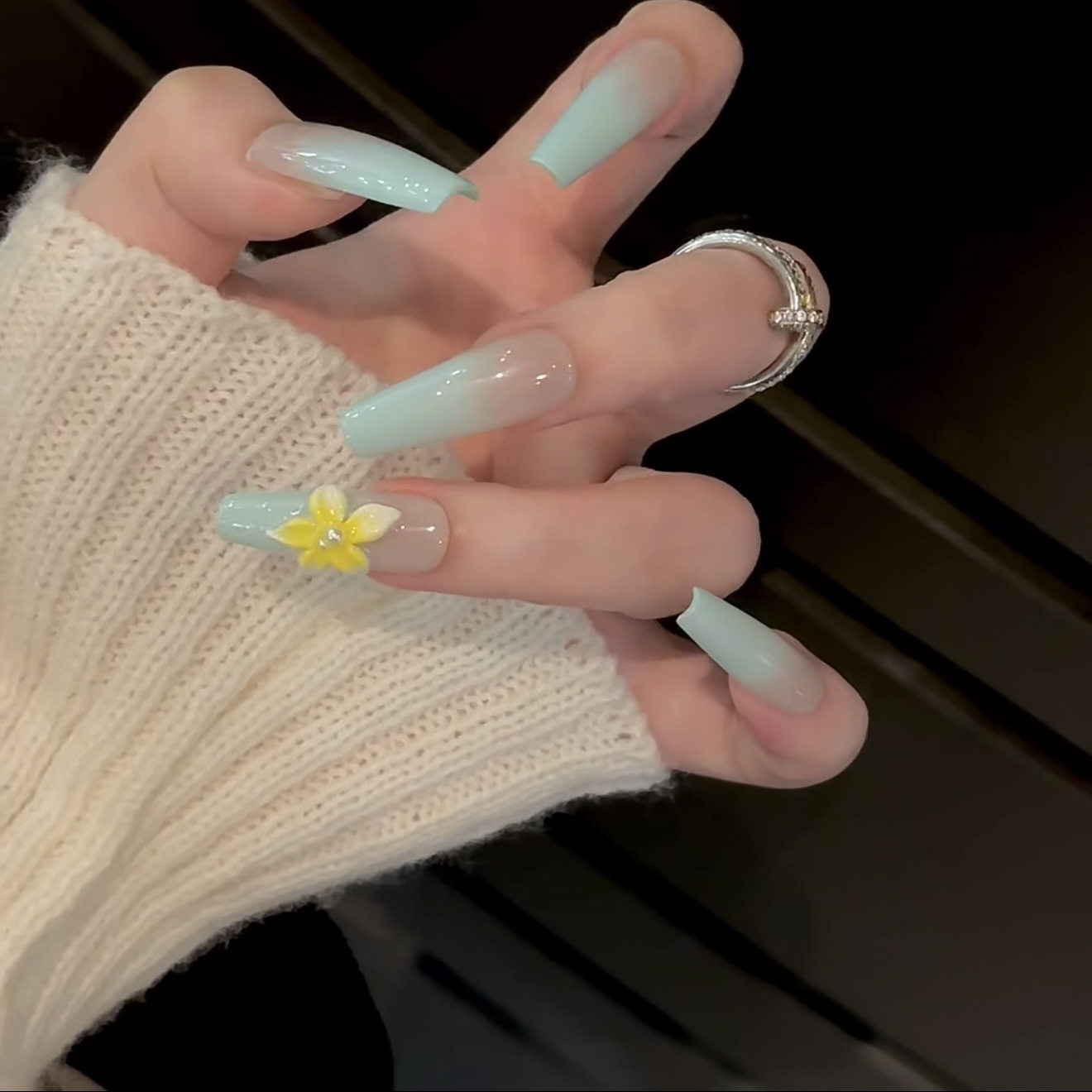 薄荷曼波夏日立体鸡蛋雕花渐变纯手工穿戴美甲中长款可拆卸指甲贴,淘宝优惠券,粉丝福利购,淘宝优惠卷