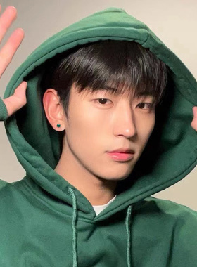小众设计绿石耳钉男耳环
