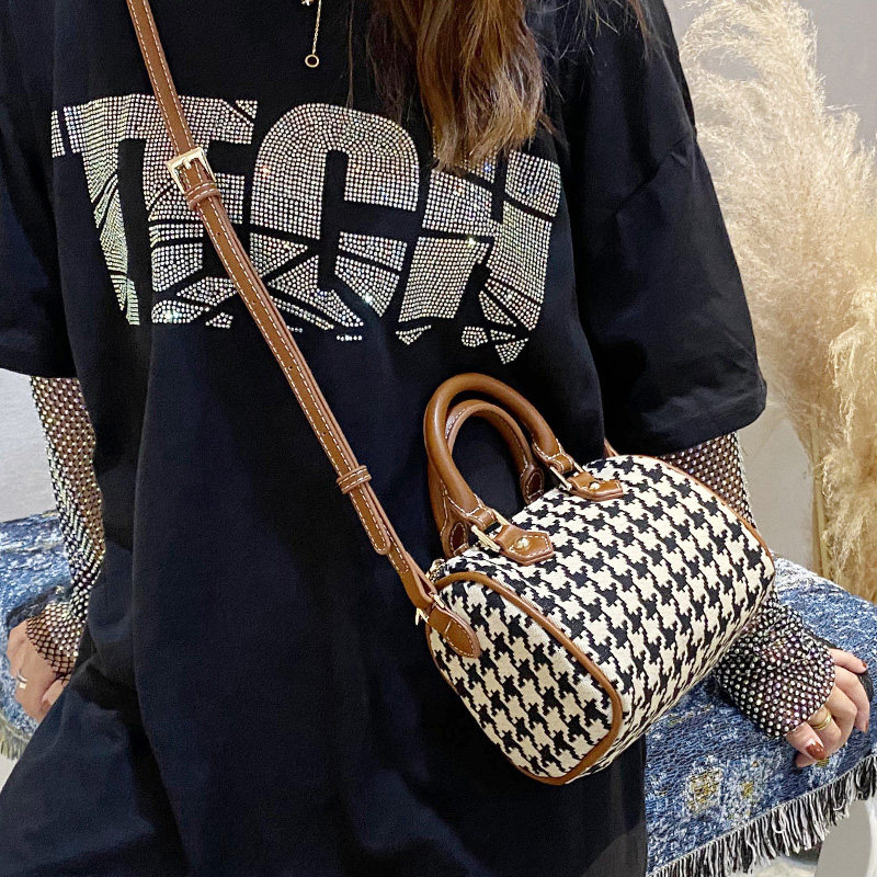 单肩包女2021新款高级感波士顿迷你 苏七果女士包袋