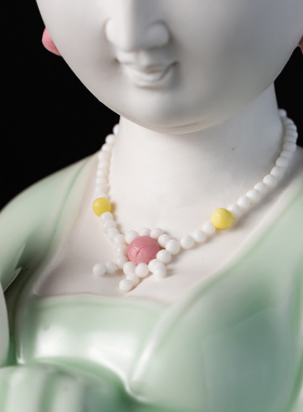 陶瓷摆件青瓷扶扇美人会所装饰