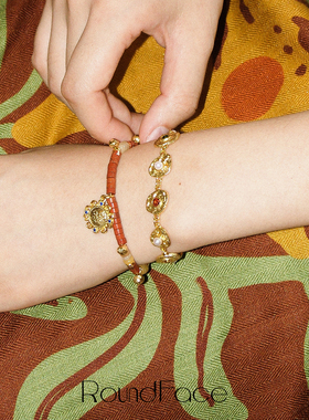 RoundFace符⽂系列红⽟髓浮雕⼿链复 古⽴体⼿⼯款