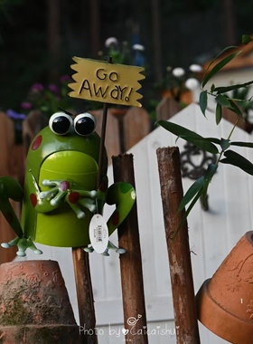 铁艺抱手蛙欢迎goaway围栏装饰