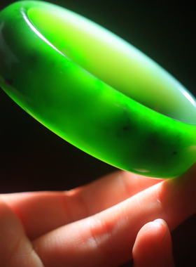 新疆和田玉老坑碧玉轮胎手镯子