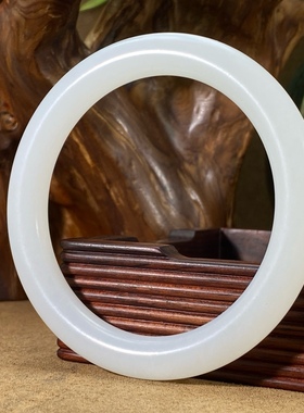 正宗和田羊脂白玉手镯送妈妈一级