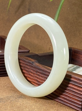 和田玉羊脂白手镯女玉镯白玉手镯