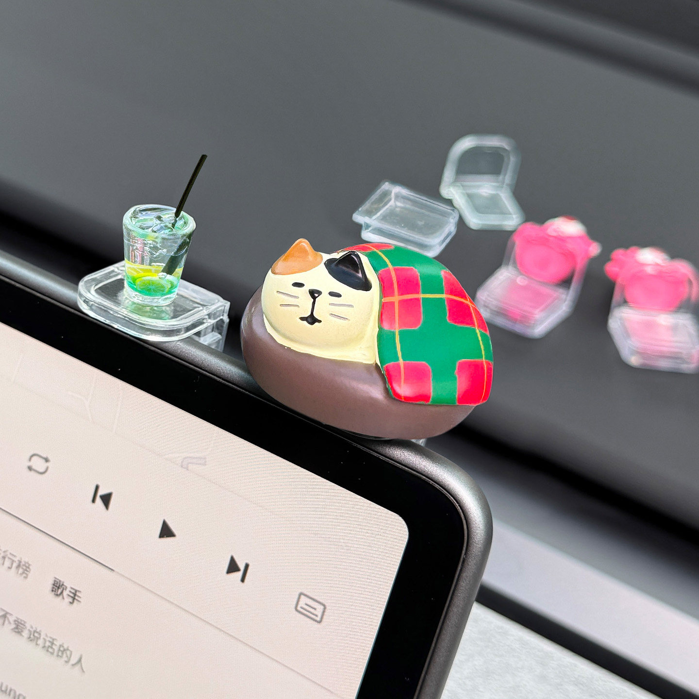 车载趴趴摆件底座汽车内中控屏屏幕显示屏L型支架装饰品公仔玩偶,淘宝优惠券,粉丝福利购,淘宝优惠卷