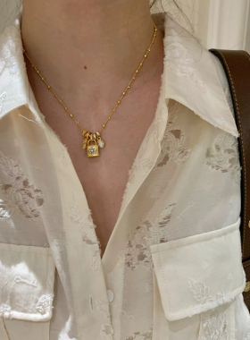 T.W新款通体925银镀金重工镶钻十字架锁扣多元素轻奢高级感项链女