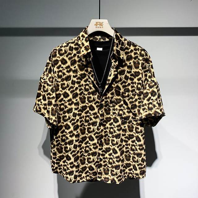 Extra large size 300 pounds leopard print short-sleeved shirt for men in summer