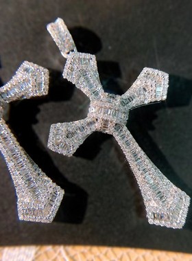 大十字架吊坠轻奢颈饰项链