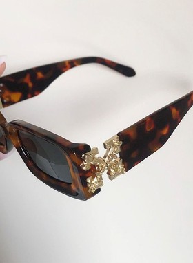 OuiPack 街拍神器复古粗边框辣妹豹纹墨镜女个性时髦显脸小太阳镜