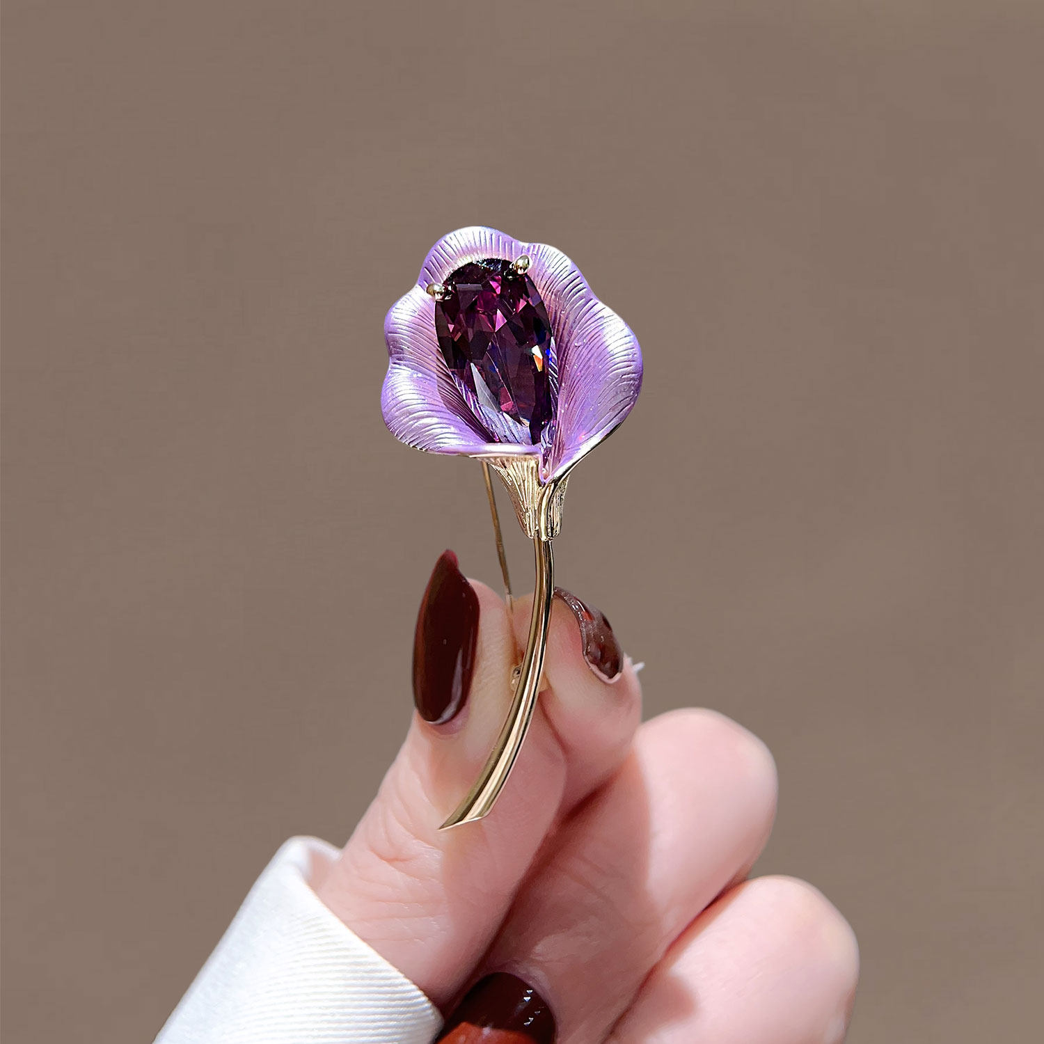 紫水晶马蹄花朵胸针高档女百搭优雅气质胸花时尚大衣别针西装配饰,淘宝优惠券,粉丝福利购,淘宝优惠卷