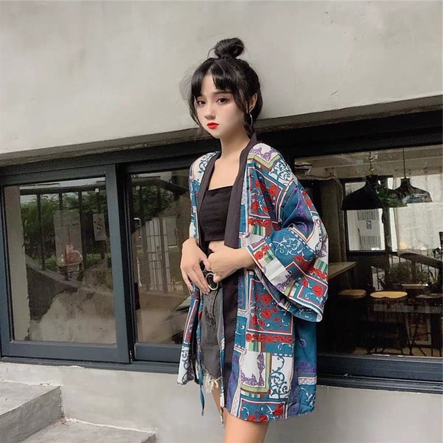 Mid-length sunscreen Harajuku style versatile 2025 printed three-quarter sleeve loose shirt Hong Kong style retro summer shirt trend
