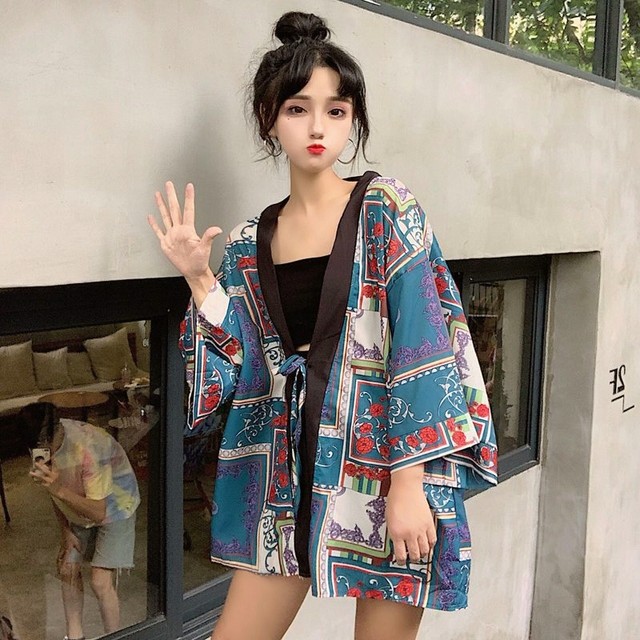 Mid-length sunscreen Harajuku style versatile 2025 printed three-quarter sleeve loose shirt Hong Kong style retro summer shirt trend