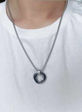钛钢个性百搭三环吊坠个性项链