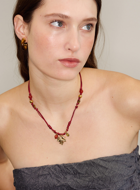 LAZYCIRCLES红绳编织枫叶项链