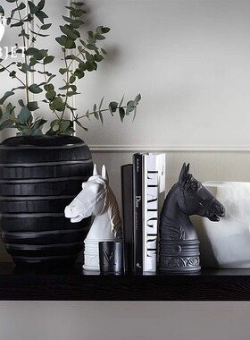 L'OBJET马头瓷质书立摆件