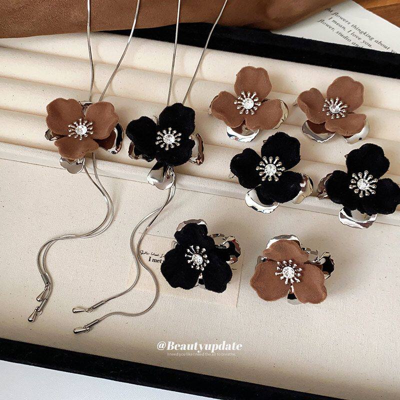 European and American vintage metal diamond flocked flower earrings