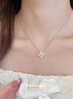 圆脸显小电镀水晶花朵珍珠项链