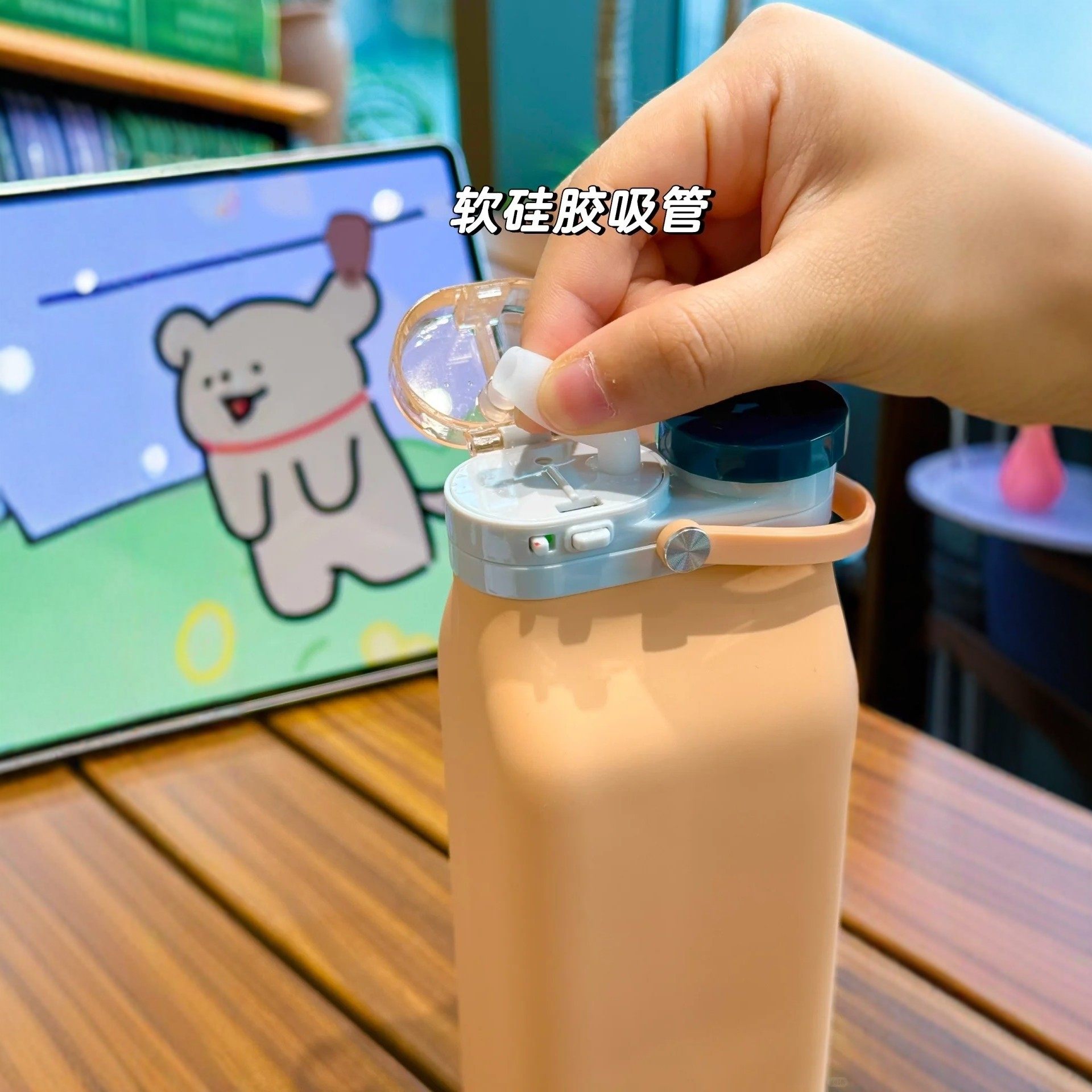 创意便携式折叠水杯硅胶防漏旅行大容量带吸管盖学生户外健身杯子,淘宝优惠券,粉丝福利购,淘宝优惠卷