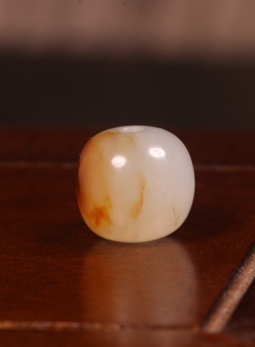 新疆和田玉籽料红皮白玉珠子