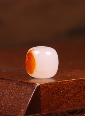 新疆和田玉籽料红皮老型珠手串