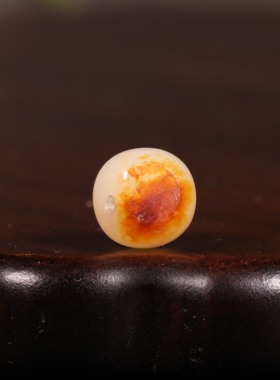 新疆和田玉籽料老型珠红皮珠子