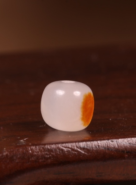 新疆和田玉籽料红皮老型珠