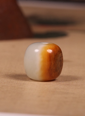 新疆和田玉籽料黄沁老型珠单珠