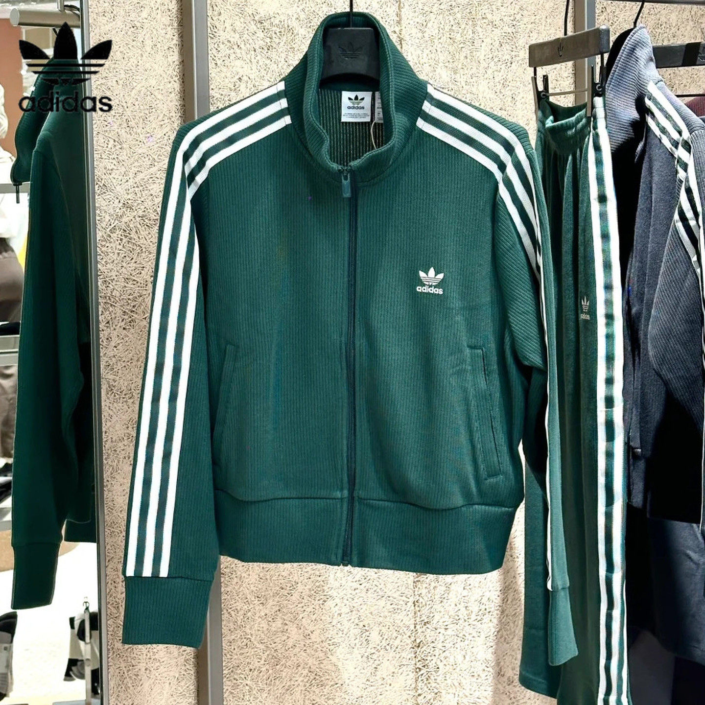 Adidas阿迪达斯三叶草女刺绣LOGO休闲针织短款外套IY7278 IW3162,淘宝优惠券,粉丝福利购,淘宝优惠卷