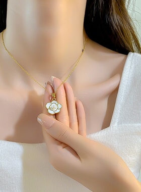 韩版复古山茶花滴油项链女轻奢感锁骨链珍珠吊坠网红饰品