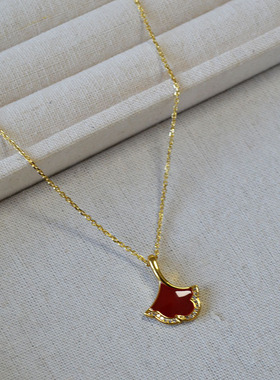 秋冬新款小众设计文艺复古红色珐琅银杏叶黄铜镀金简约气质项链女