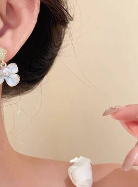 高档品牌蓝色海盐流沙花朵耳环女轻奢气质百搭珍珠耳钉高级感法式