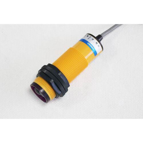 光电开关 E3F3-DS100C4 B2 N1 N2 P1 P2 N12 P12 Y1 Y2红外传感器 - 图0