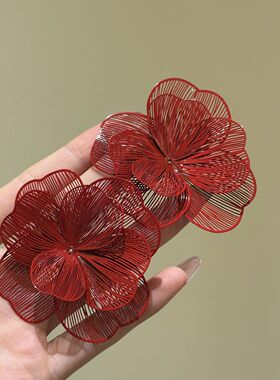 朱牖窥春~新中式夸张镂空红色花朵耳钉2026新款耳饰国风新娘耳环