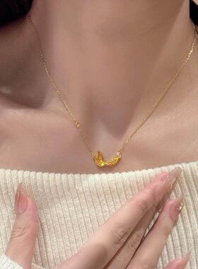 精致金色项链简约设计百搭日常佩戴点缀锁骨优雅气质颈饰锁骨链