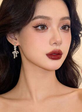 花边蝴蝶结珍珠耳钉优雅独特漂亮耳环2026新款高端高级感耳饰女