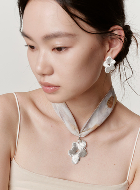 ZHAO ACAP原创设计草木染雪纺丝巾空心花花项链