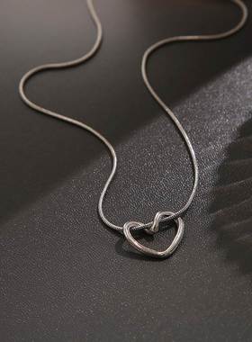 Simple Clavicle Chain choker Hollow Heart Pendant Necklace