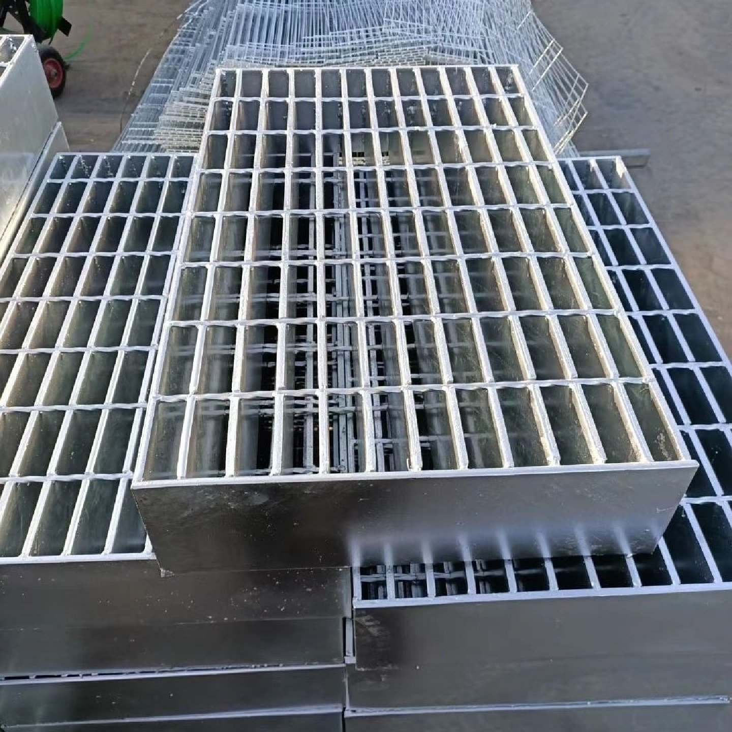 热镀锌钢格板平台齿形集水井盖板复合重型插接踏步网格板钢格板,淘宝优惠券,粉丝福利购,淘宝优惠卷