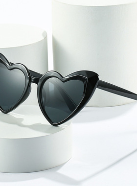 英国moleubak夏季新款爱心太阳镜 时尚领角钻石感ins墨镜果冻