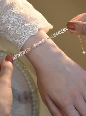 淡水珍珠月桂枝手链金属质感柳叶